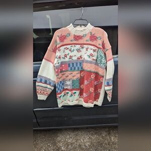 Heirloom collectibles sweater medium